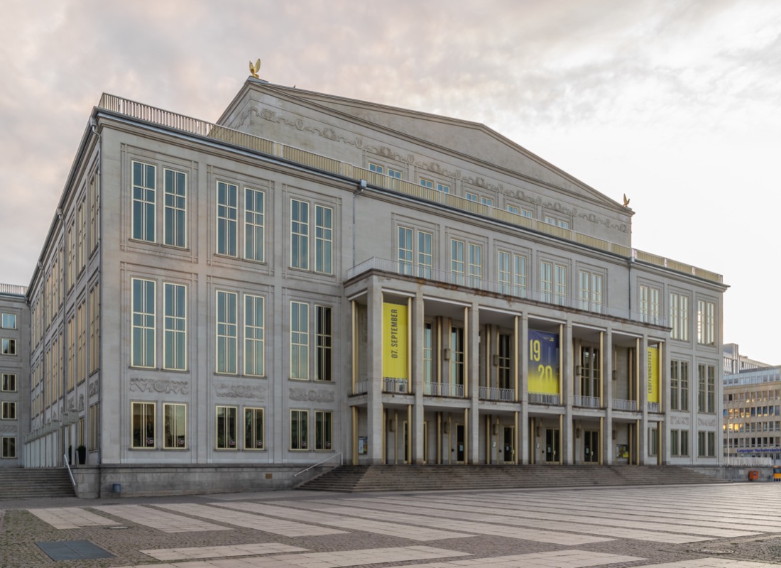 Opernhaus-Leipzig-wikipedia3.jpg